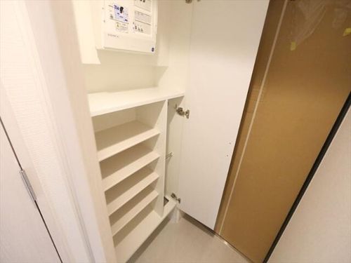 エスリード大須プレシアの玄関