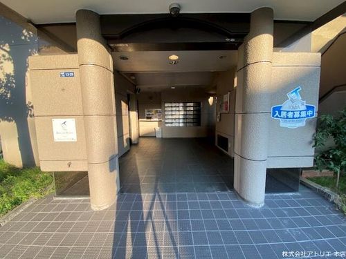 木の国ハイツの玄関