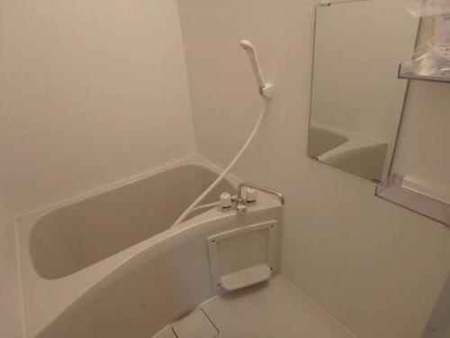 ヴィラナリー豊岡1号棟の風呂