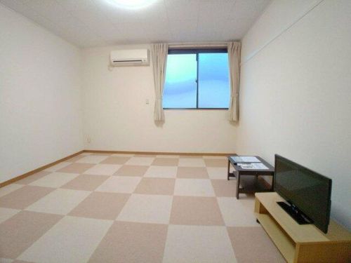 レオパレス外環富田林Ⅲの居間