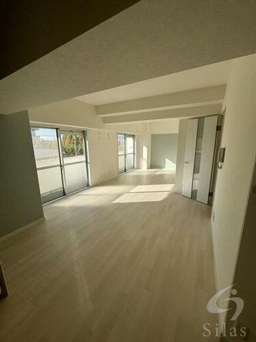 エクセレント山陽の居間