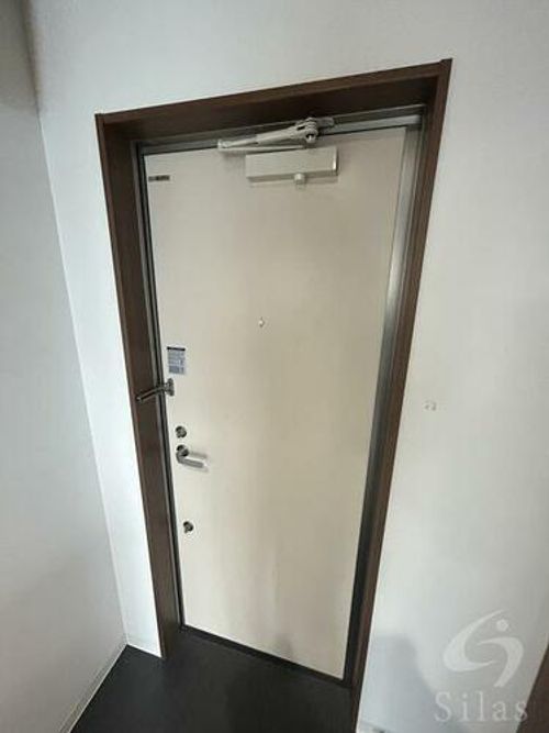 大阪府池田市天神2丁目(アパート)の賃貸物件の玄関