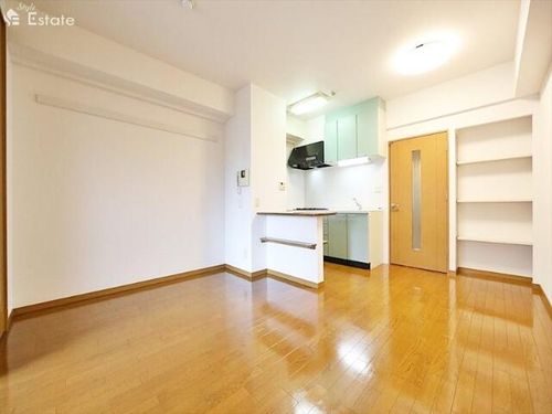 ハイリスベーネ池下の居間