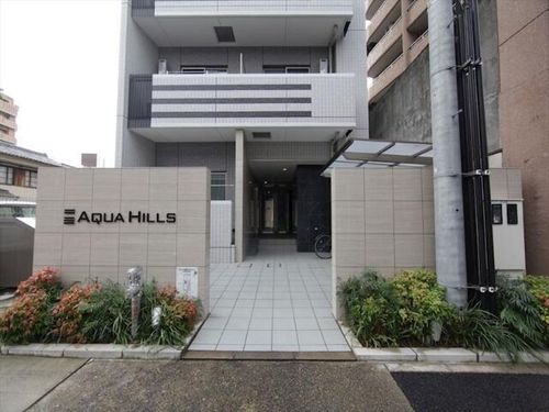 アクアヒルズの玄関