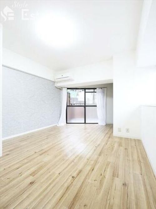 愛知県名古屋市天白区八幡山(マンション)の賃貸物件402の居間