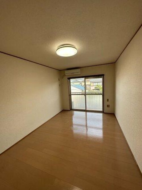パレス豊栄1-6の居間
