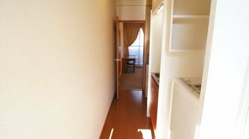 レオパレスシャルマンルミエールの玄関