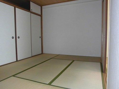 エステートサカイの内装