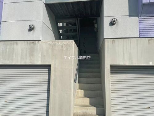 こぉぽらす31202の玄関