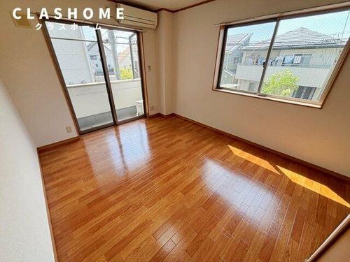 ハイツ田戸II311の居間