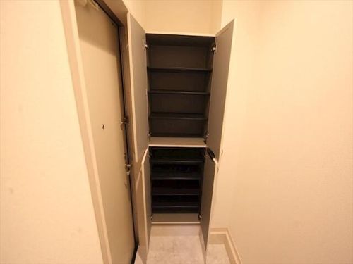 ジュネス桜駅前の玄関