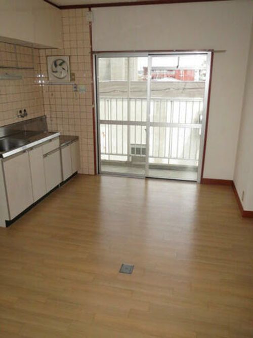 宮マンションの居間