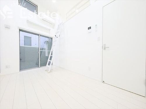ACE102の居間