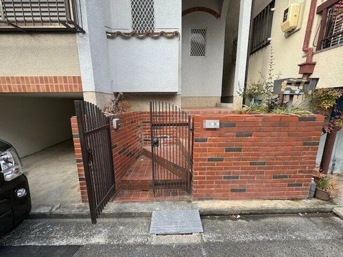 大阪府堺市東区北野田(一戸建)の賃貸物件の玄関