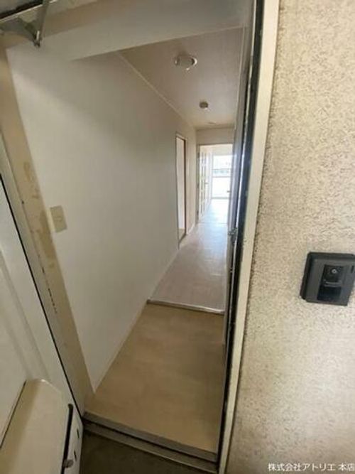 カルム東大阪の玄関