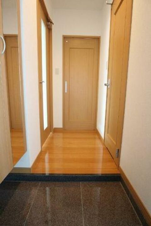 サンシャイン・マリンズ井堀305の玄関