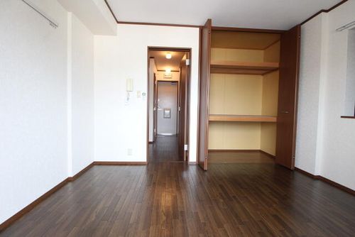 川瀬マンション201の居間