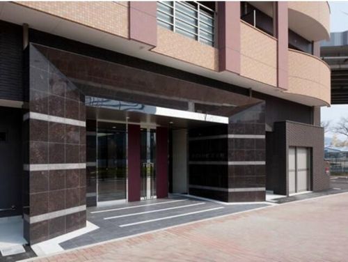 VERDE 大手町の玄関