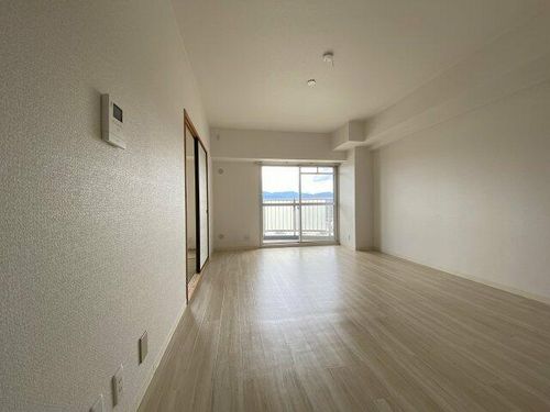 プレスト・コート壱番館の居間