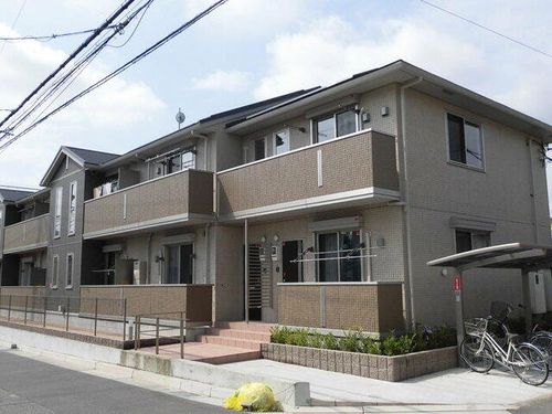 兵庫県宝塚市鹿塩1丁目(アパート)の賃貸物件の外観