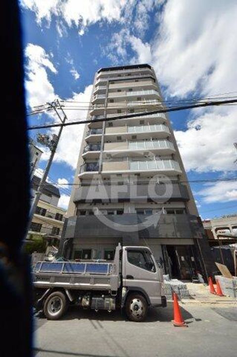 ララプレイス天王寺ルフレの玄関