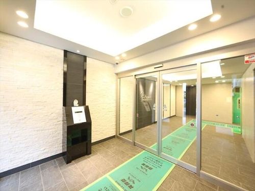 プレサンス東別院駅前IIの玄関