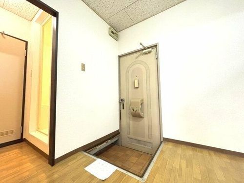 サンコーハイツの玄関