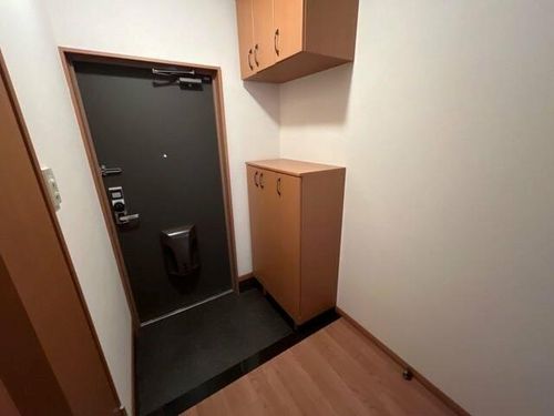 マンションソレイユ102の玄関