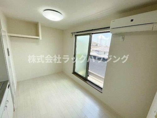 大阪府大東市中垣内2丁目(アパート)の賃貸物件の居間