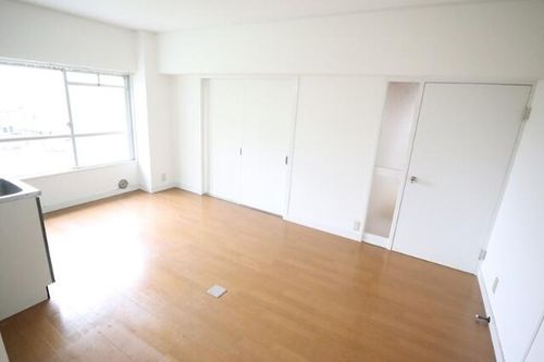 落合ハイツA棟の居間