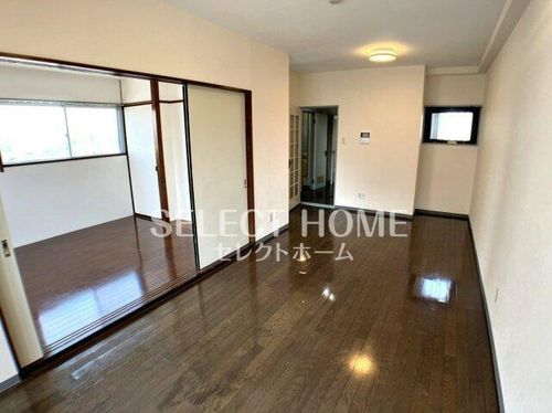 シプエビル701の居間