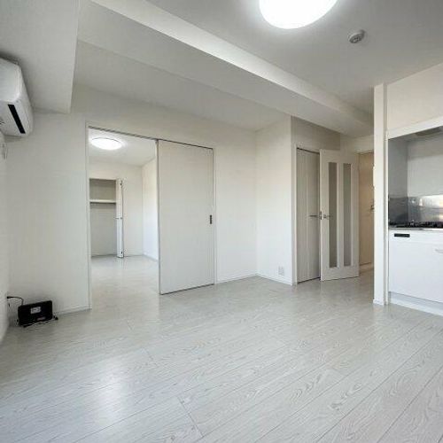 アビターレ車道の居間