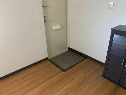 コーポラスみき II棟の玄関