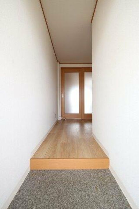 山本ハイツの玄関