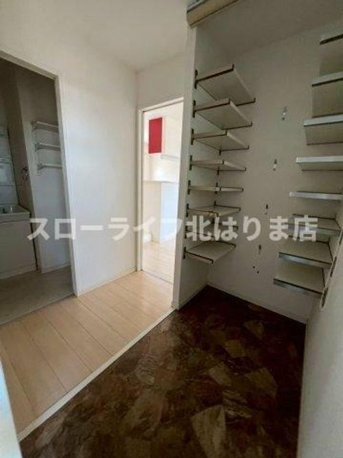 ロイヤルハイツⅠ202の玄関