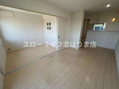 ロイヤルハイツⅠ202の居間