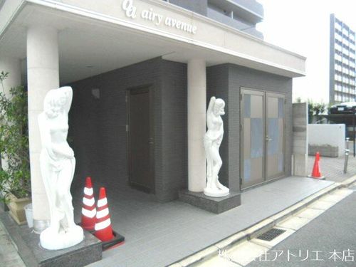 エアリーアベニューの玄関