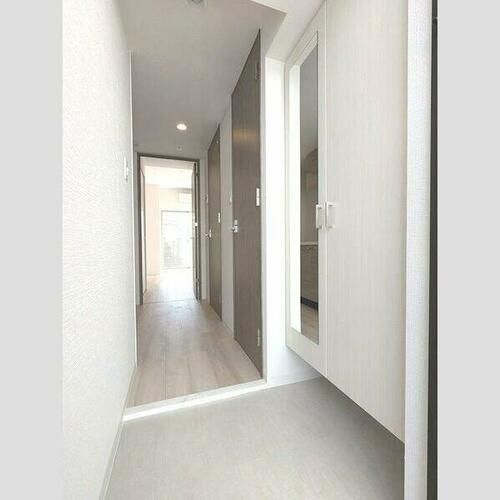 エスリード新大阪ザ・プレミアWESTの玄関