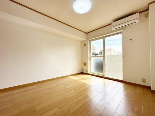 シャノアールⅡ103の居間