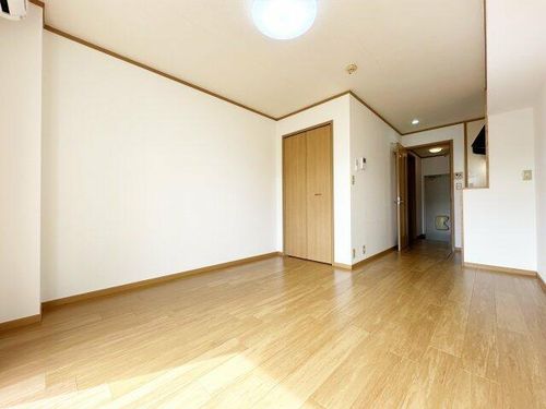 シャノアールⅡ103の居間