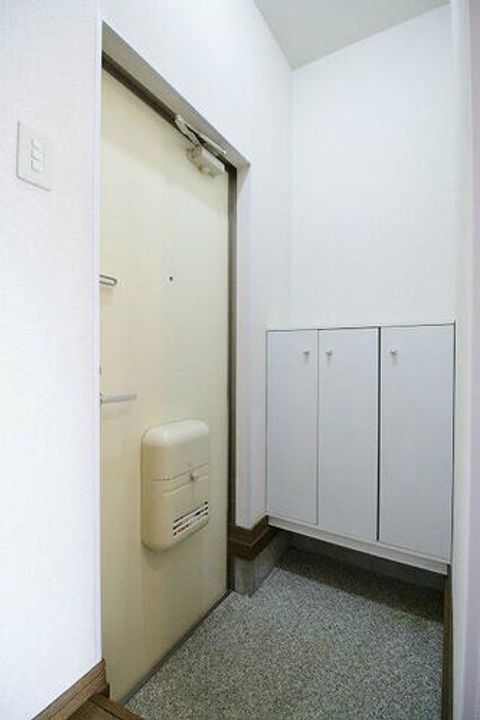 スカイコートの玄関