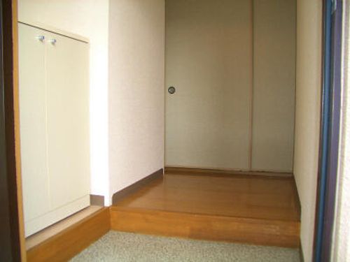 滋賀県大津市唐橋町(マンション)の賃貸物件の玄関