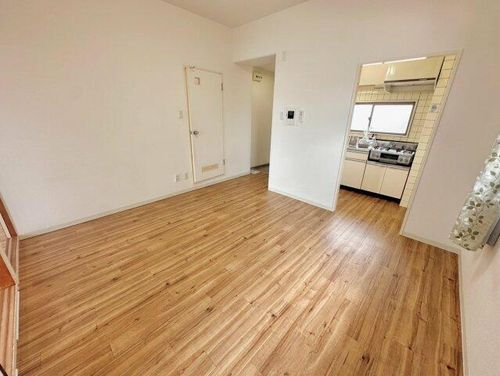 サンローゼ松原の居間