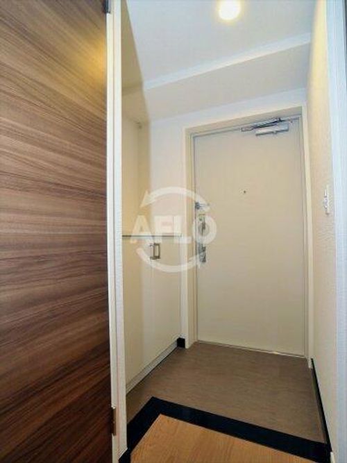 サンセリテ至誠会松崎町の玄関