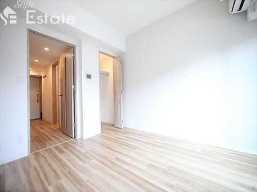 プレイズシード浅間町の居間