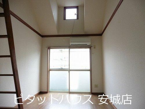 センチュリーコート207の居間