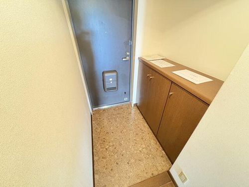 エンブレイス姫路下寺町1108の玄関