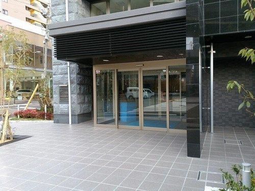 プレサンスOSAKA DOMECITYワンダー802の玄関