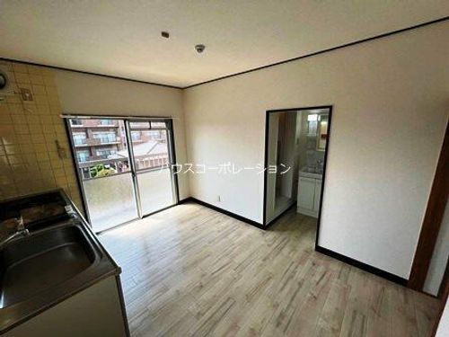 兵庫県尼崎市田能4丁目(マンション)の賃貸物件の居間