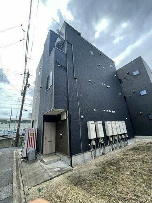 グリュック鳴海の玄関